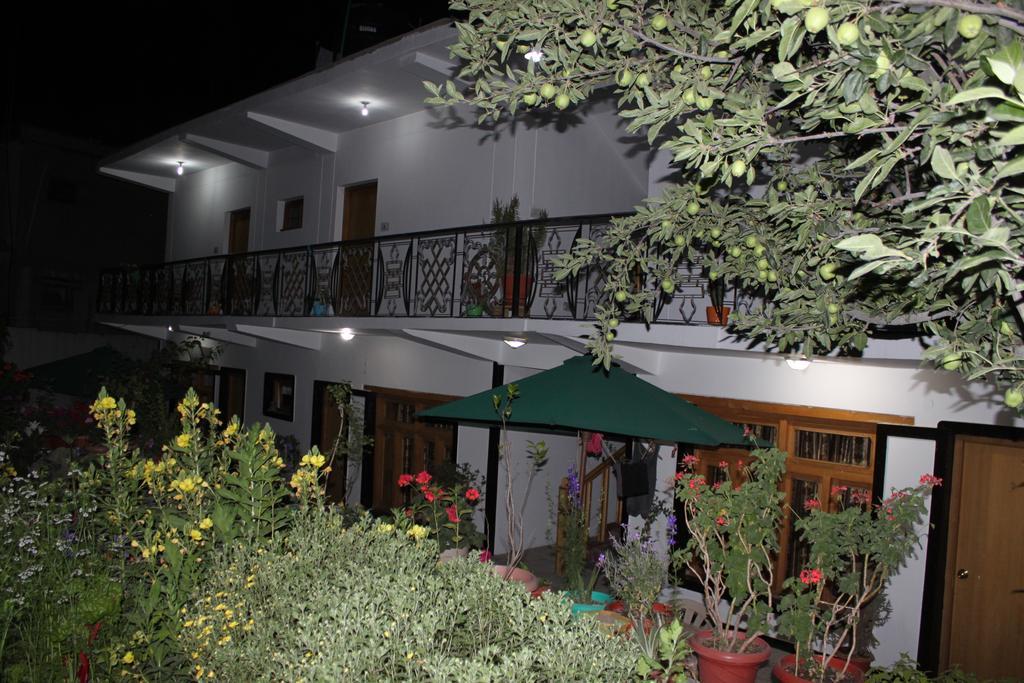 فندق ليهفي  Travellers House المظهر الخارجي الصورة