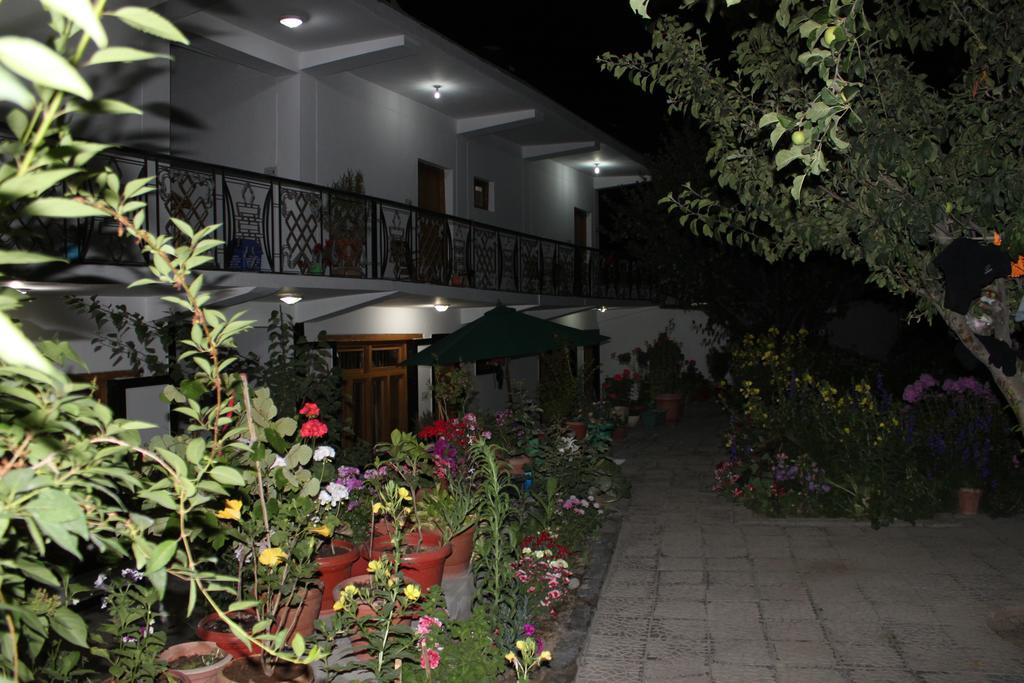فندق ليهفي  Travellers House المظهر الخارجي الصورة