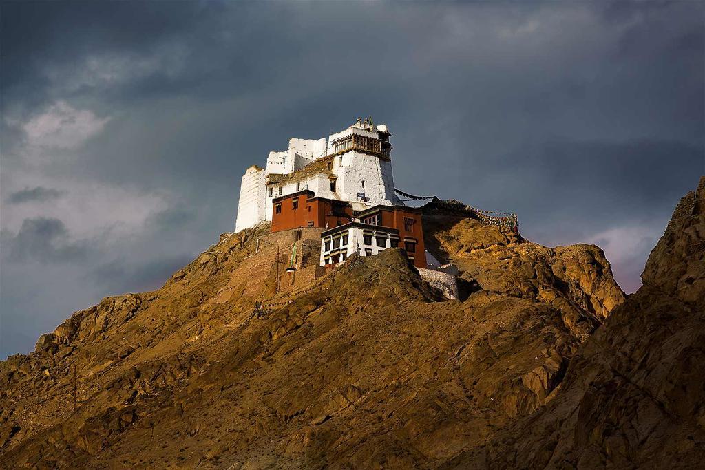 فندق ليهفي  Travellers House المظهر الخارجي الصورة